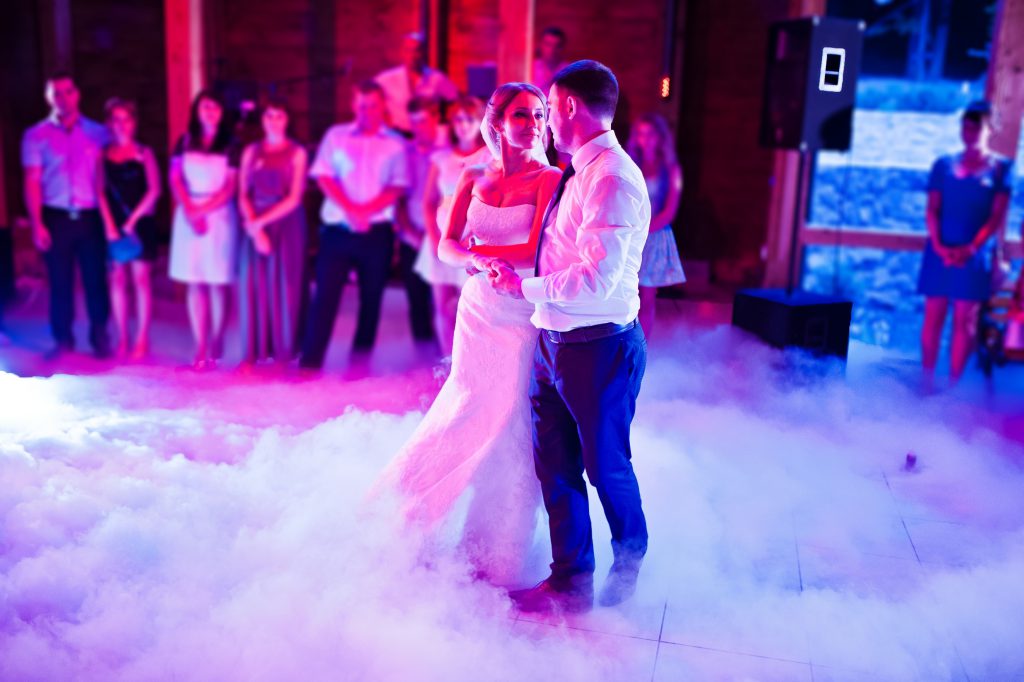 Amazing first wedding dance on heavy smoke